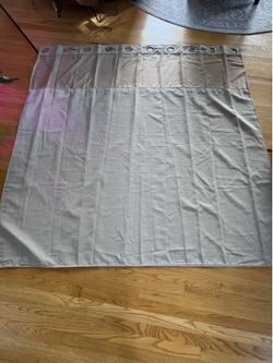 Hookless Shower w/ Built-In (Removable) Liner