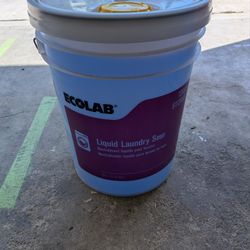 5 Gallon liquid laundry sour ecolab