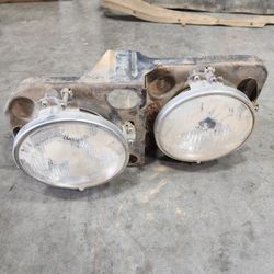 72-74 Mopar Dodge Chrysler Plymouth Headlight Mount Bracket Passenger