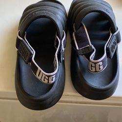 Girls’s Ugg Sandals 
