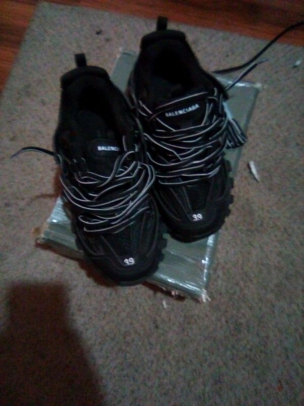 BALENCIAGA TRACK RUNNERS(NO LED) size 8.5