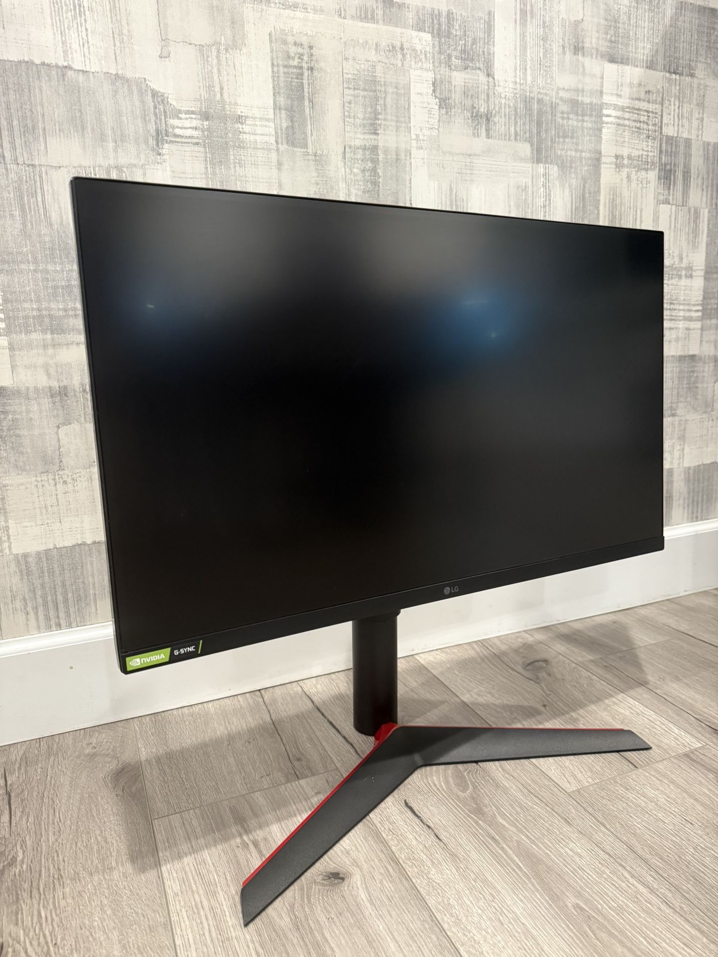 LG UltraGear 27GL83A-B 27-Inch IPS Gaming Monitor, QHD, 144Hz, 1ms, GtG, HDR 10, NVIDIA G-SYNC, AMD FreeSync, Black