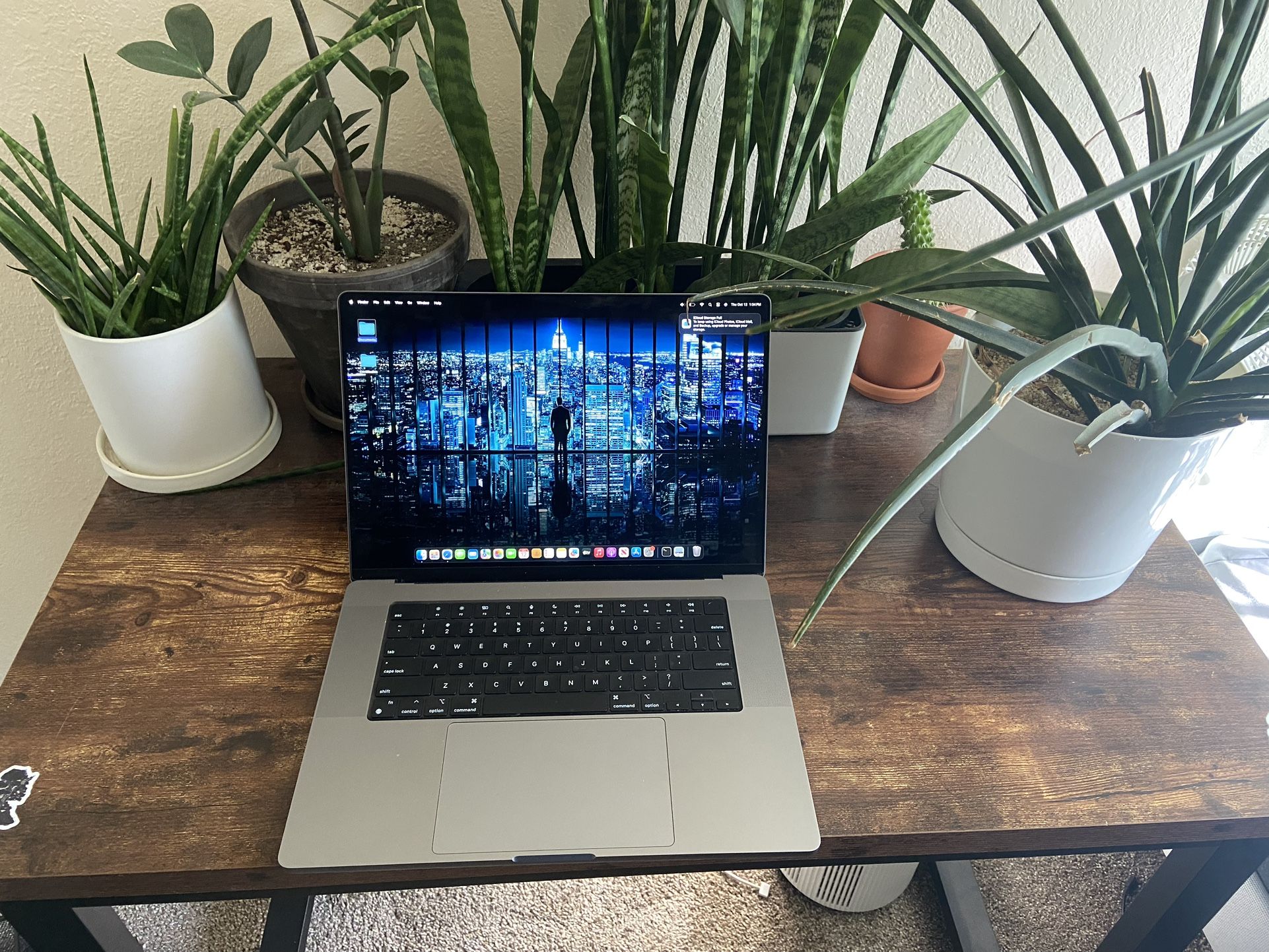 16 inch MacBook Pro M1 Pro 512gb $1,980