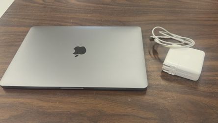 Apple MacBook Pro 13" (Space Gray) - Core i7 / 16GB RAM / 512GB SSD - Great Condition!
