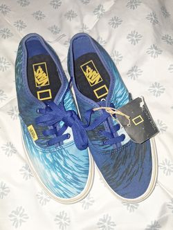 Womens 5.5 size vans  New. 6 dollars