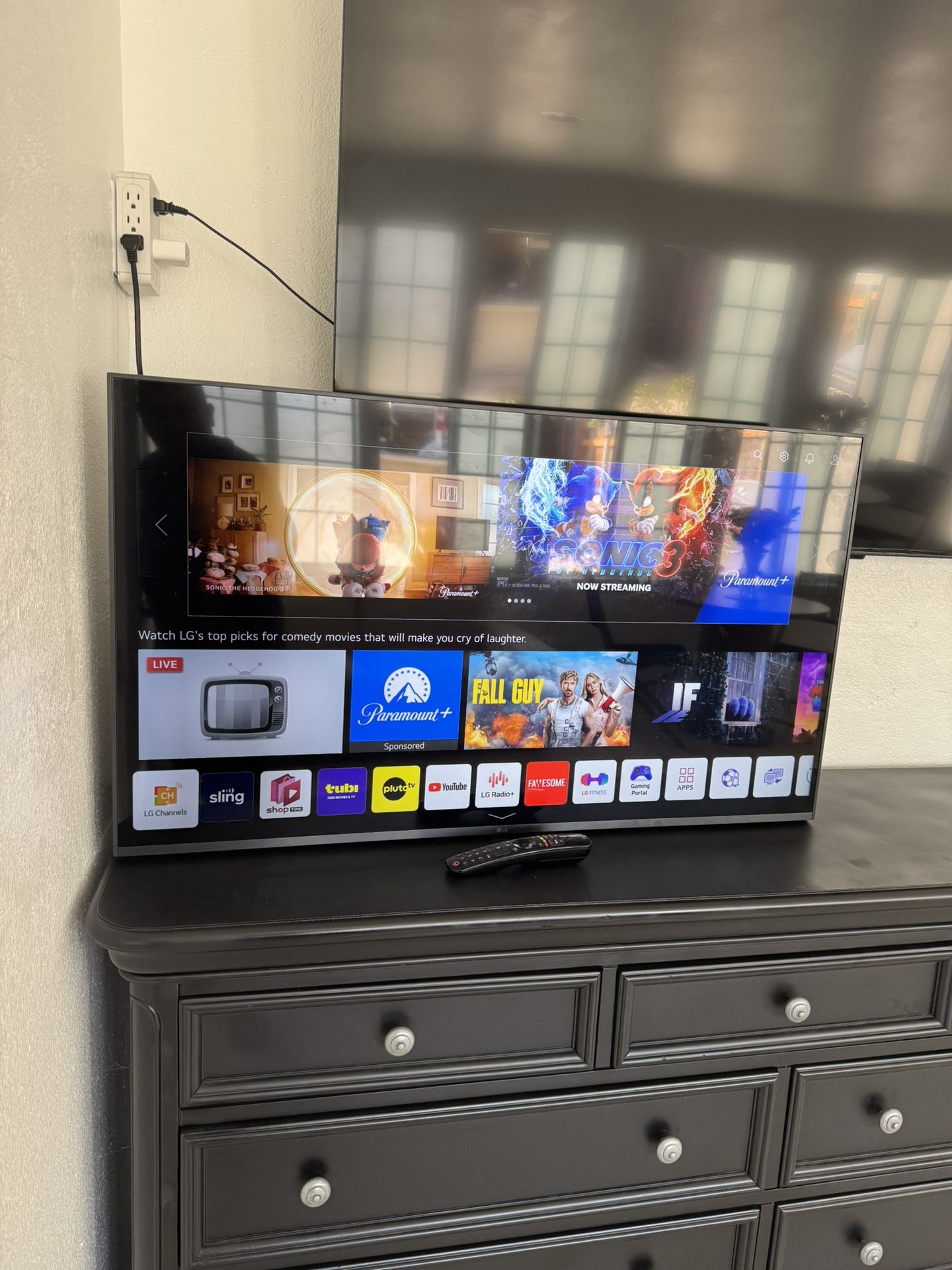 Smart Tv With Remote 