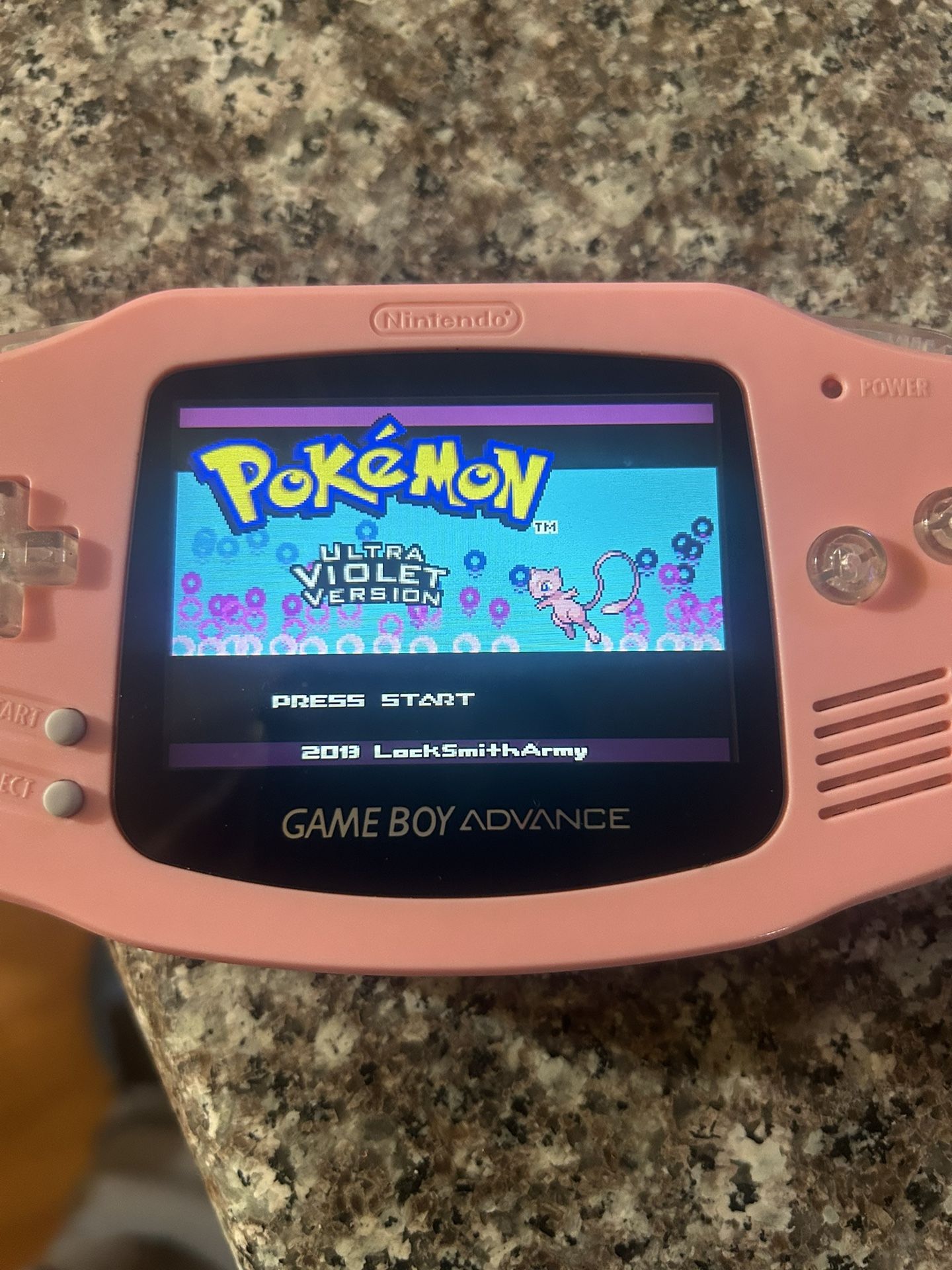 Gameboy Advance IPS Mod, With Pokemon Ultraviolet & Radical Red