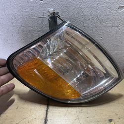 2001 / 2003 Toyota Tundra Corner light 