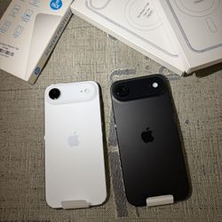 Apple iPhone 17 Air 256gb Unlocked $1050 Each Bonus New Case & Screen Protector 