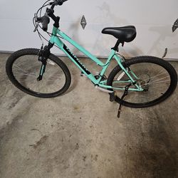 24" Women's Nishiki Pueblo Mountain Bike