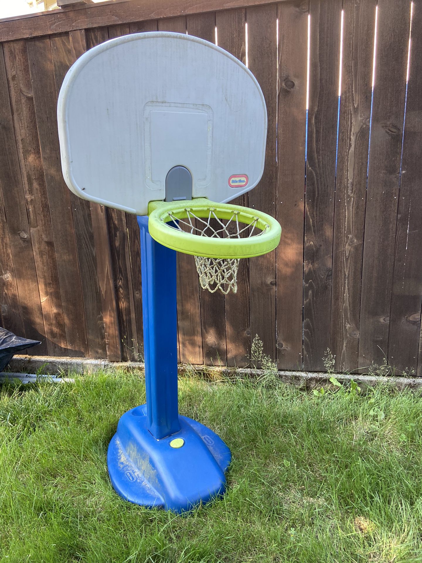 Little Tikes Kids Adjustable Basketball Hoop