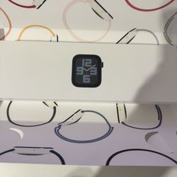 Apple Watch SE 2 (Never Opened)
