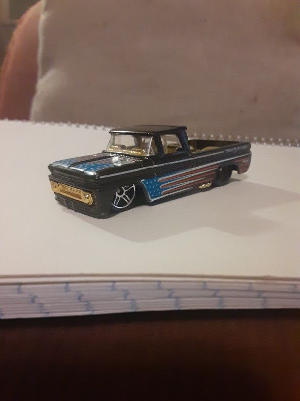 2007 Hot Wheels Custom 62' Chevy Lowrider Truck 4th of July Edition 1:64