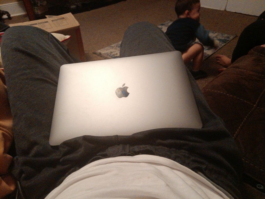 MacBook Air (M1, 2020)