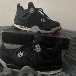 Jordan Retro 4’s Black Canvas