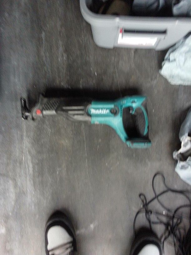 Makita 18 Volt Lxt Lithium-ion Cordless Reciprocating Saw 2