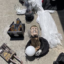 Lots Of Halloween Decorations Crystal Ball Animatonics Witches And More