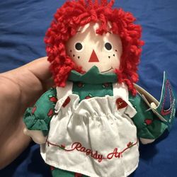 Commonwealth Raggedy Ann 1998 Snowden and Friends 8" Plush doll BNWT!