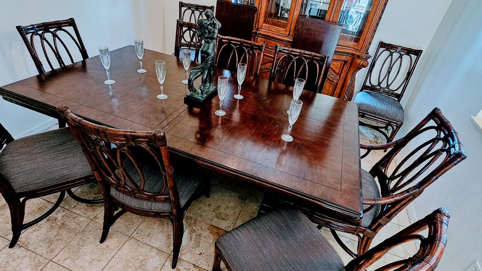 Tommy Bahama Dining Room Table & Chairs