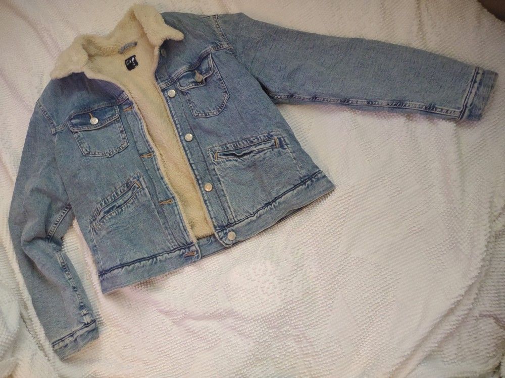 GAP Denim Jacket -- RN54023 (Small)