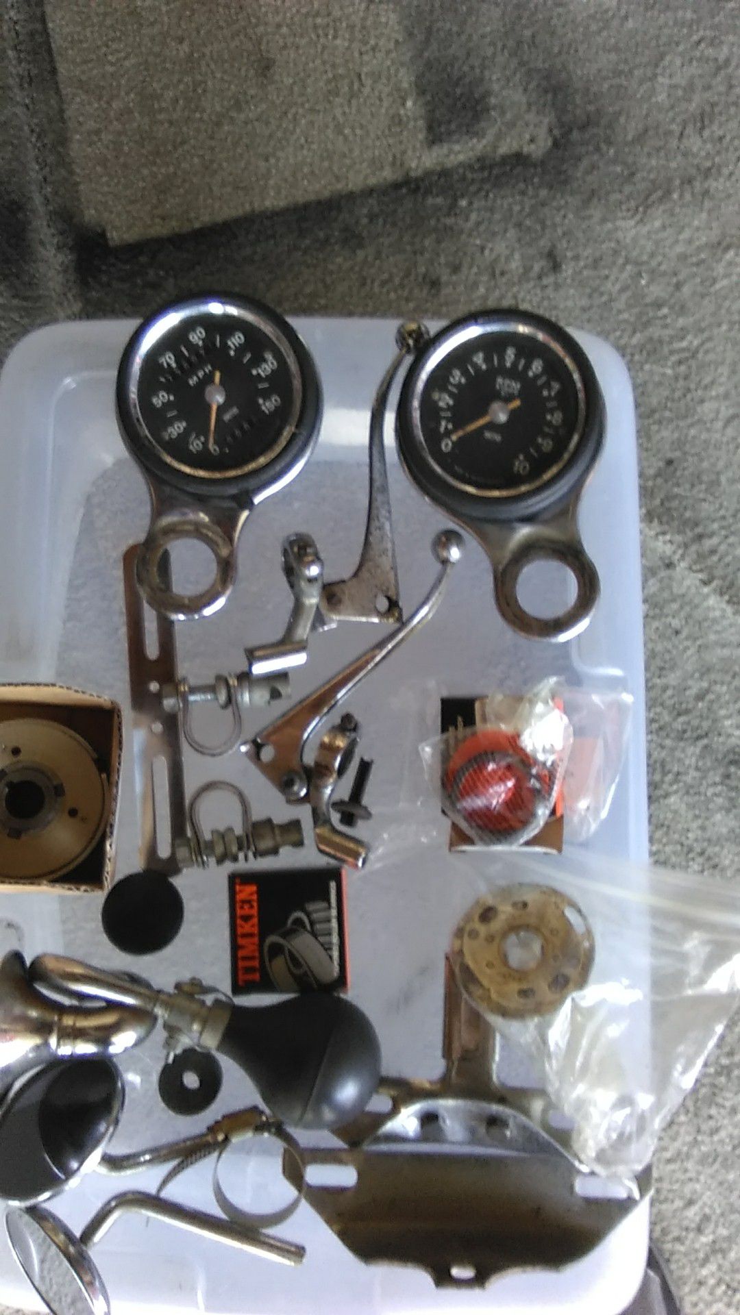 TRIUMPH 1971-1975 DSA 650-750 ALL THESE PARTS COME FROM $65.00 FOR EVERYTHING YOU SEE IN THE PICTURE