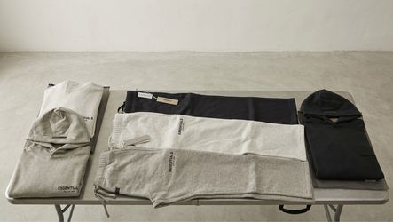 Essentials clothes: sweatpants, Hoodies, shorts and shirts 👕