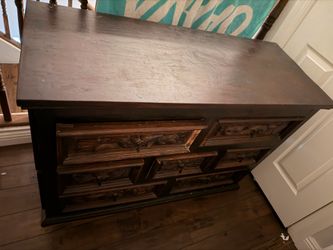 Dresser