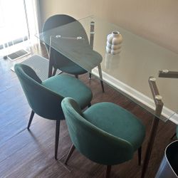 Table With 4 Velvet Chairs Pick Up Today For $80