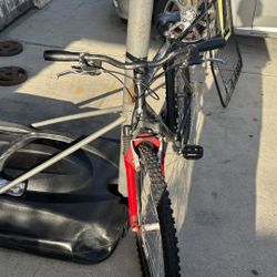 26 Inch Mountain bike Just Needs A New Derailer 