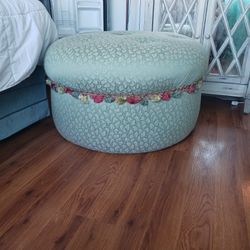 Ottoman/ Soft Green/ Teal