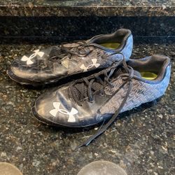 Under armor Football Cleats Size 14 for Sale in Las Vegas, NV