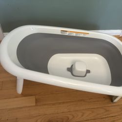 OXO Tot Splash & Store Bath Tub