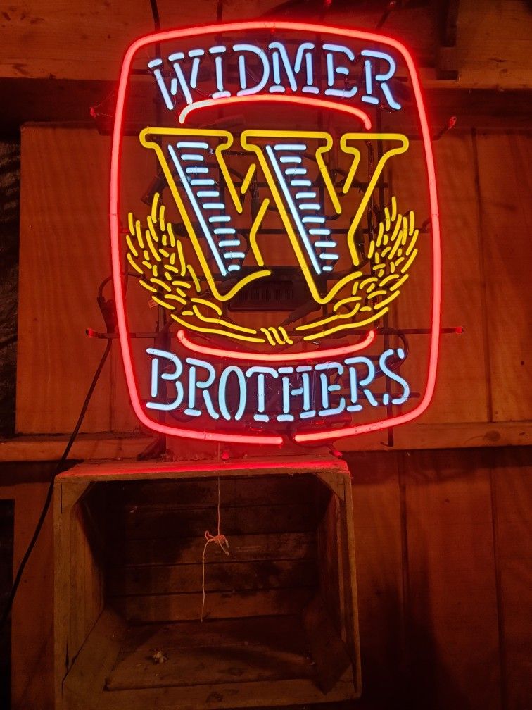 Widmer Brothers Neon Tube Light