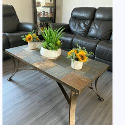 Living Room Center Center Tabke