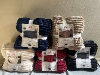 PLUSH BLANKETS LARGE