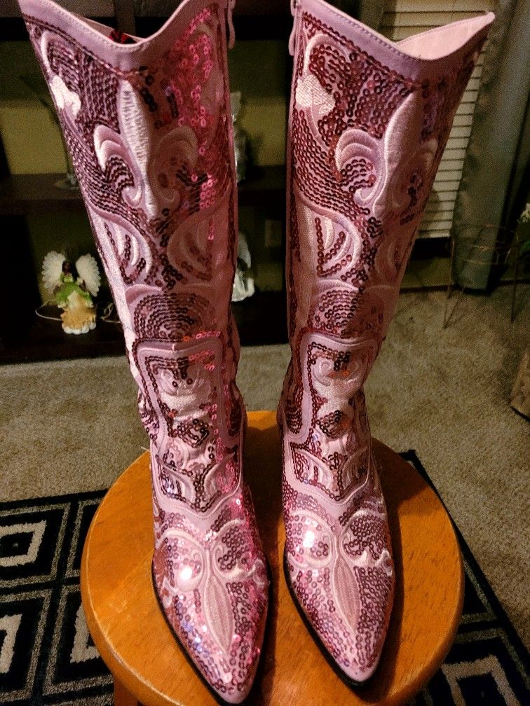 Ladies Pink boots