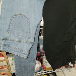 (USED ALL GREAT SHAPE)  2 PAIR OF WOMANS JEANS SIZE 2