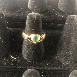 10 Karat Gold Emerald Moms Ring Size 7