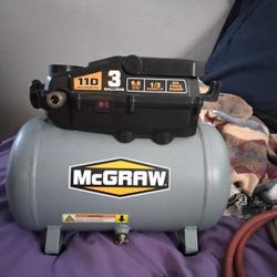 Air Compressor W/ Hose & Chuck Attachment 