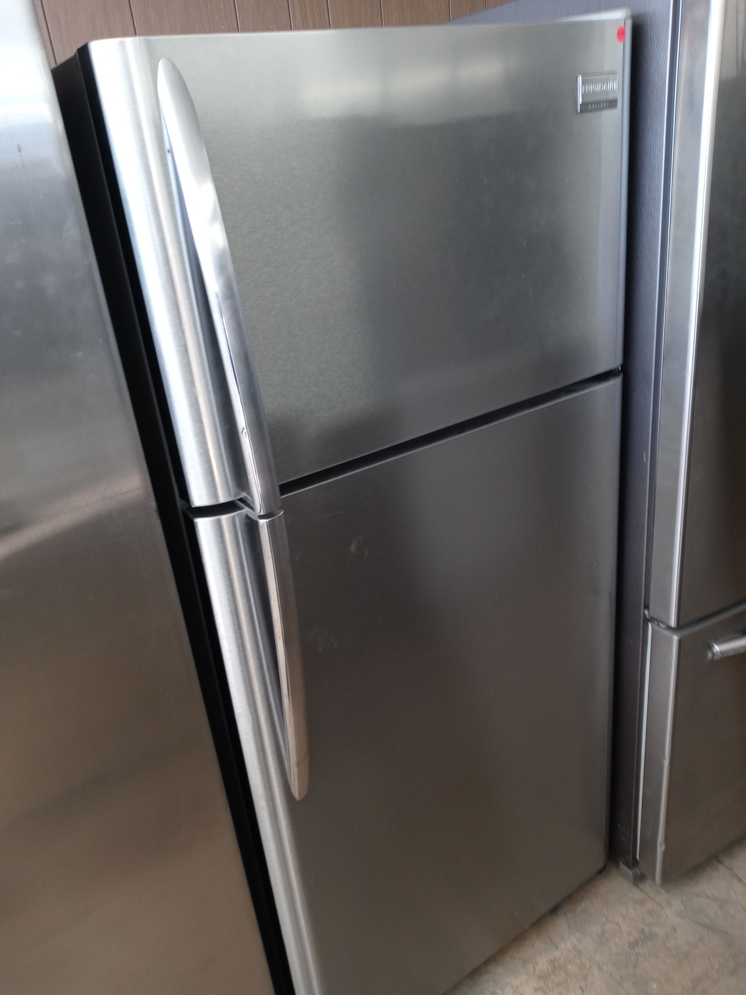 Frigidaire Gallery stainless steel top freezer refrigerator - Free delivery