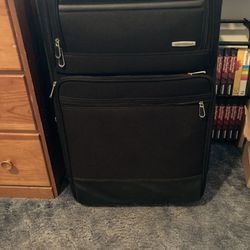 Three piece luggage set