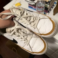 Free Bag Of Clothes And Shoes 