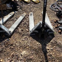 5,500 Lb. Jacks
