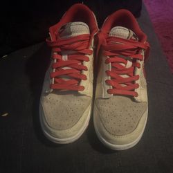 Nike Dunks 