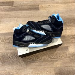 Jordan 5 Retro “Black University Blue” Size 10.5 Men’s IN HAND BRAND NEW