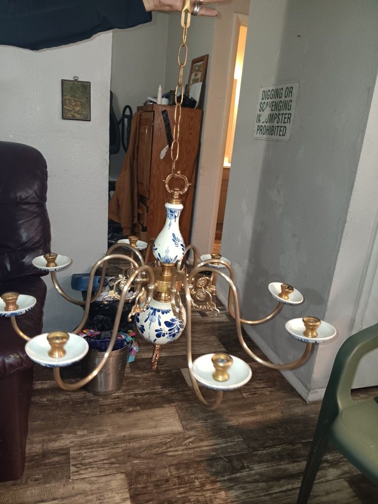 VINTAGE DELFT-STYLE PORCELAIN CHANDLER 