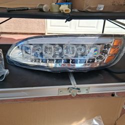 2005–2015 Peterbilt 386 truck Headlight 