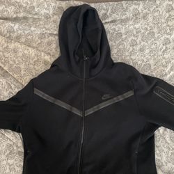 Black Nike Tech 