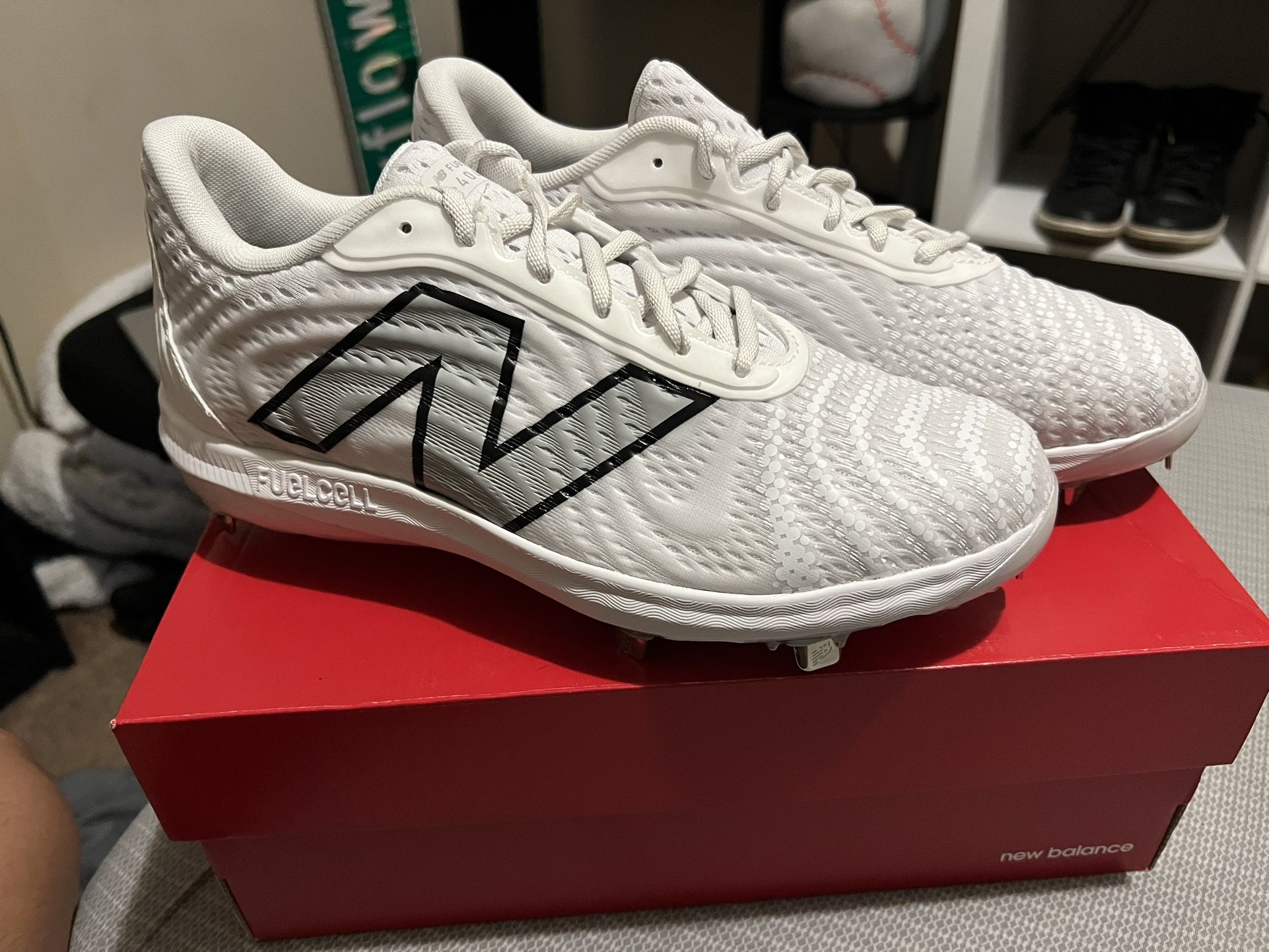 Brand New Baseball Metal Cleats!! Size 10 Men