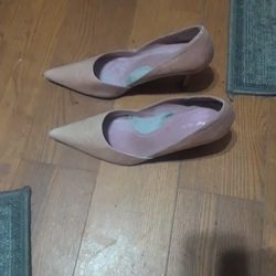 Ladies Shoes Size 8.5